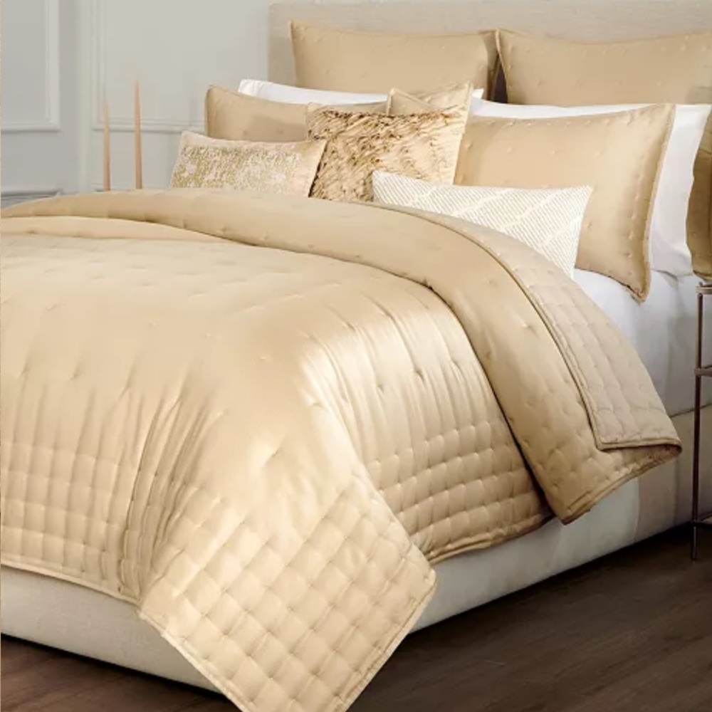 Donna Karan Home Hammered Silk Blend 3 Piece Quilt Set